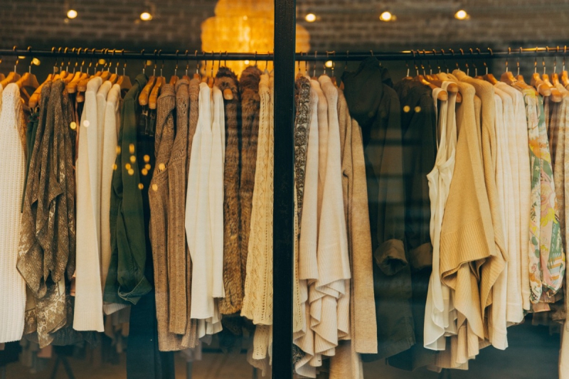 magasin-PEONE-min_clothe_fashion_store_shop_window_store_front-21277